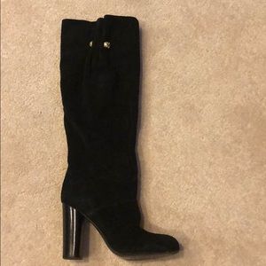 WOMEN: Tory Burch boot